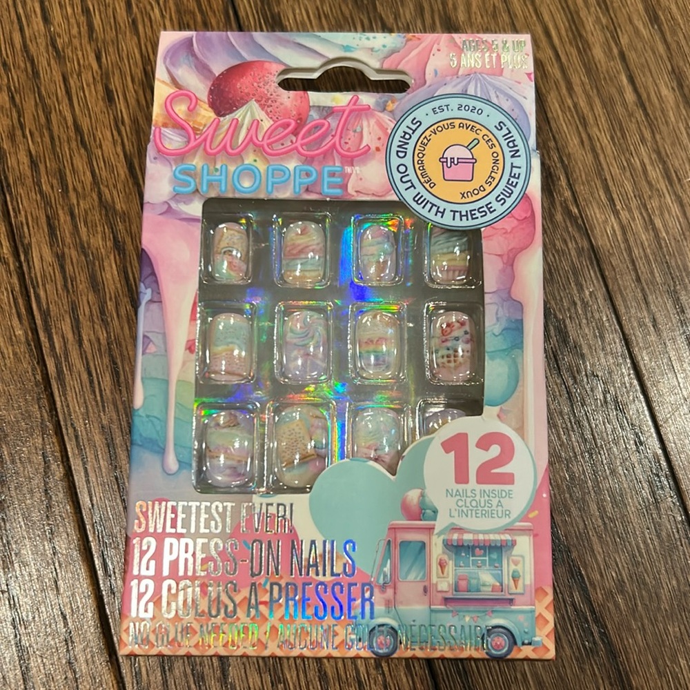 Cupcake ice cream sweet shop faux press on nails !! Cutest design !!